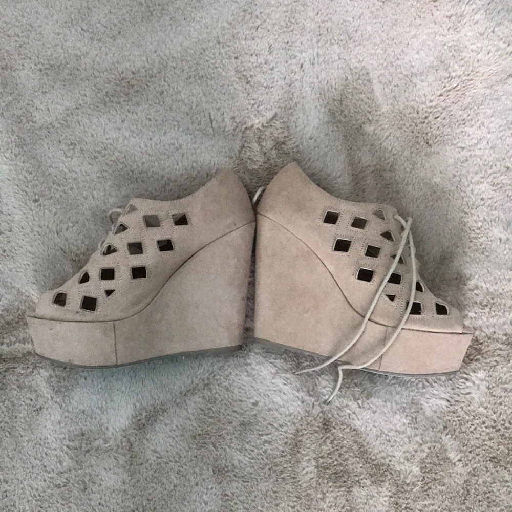 Soda tie wedge